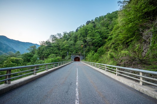 境の尾一里岩隧道